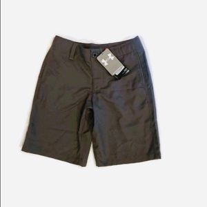 Boys Under Armour Gray Golf Shorts. YSM  N…